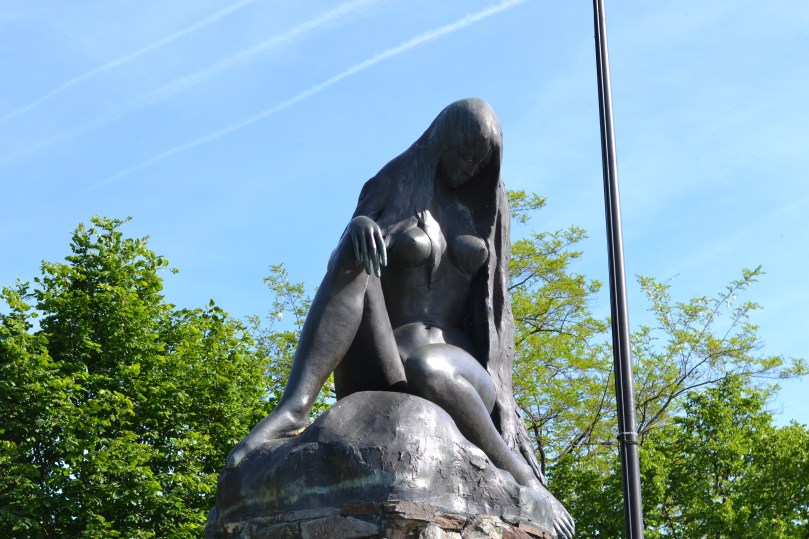 Прекрасна, сумна і смертельно небезпечна Лореляй