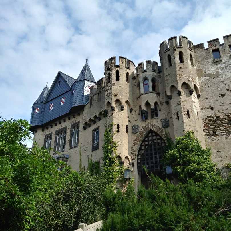 Головний вхід у замок