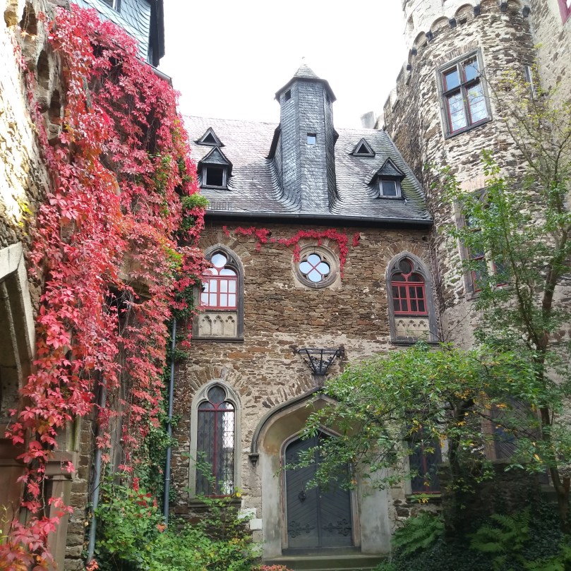 Внутрішній двір замку Ланек