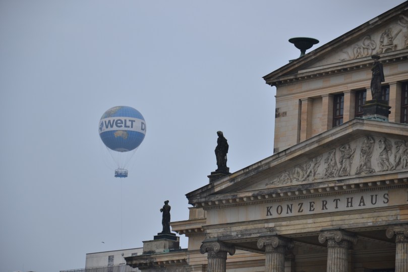 Над Берліном пролітає цілий світ!